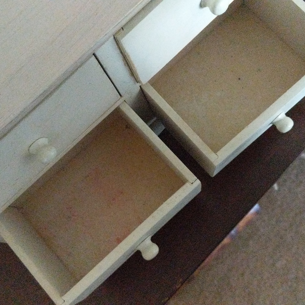 Vintage white jewelry trinket box - Picture 9 of 10